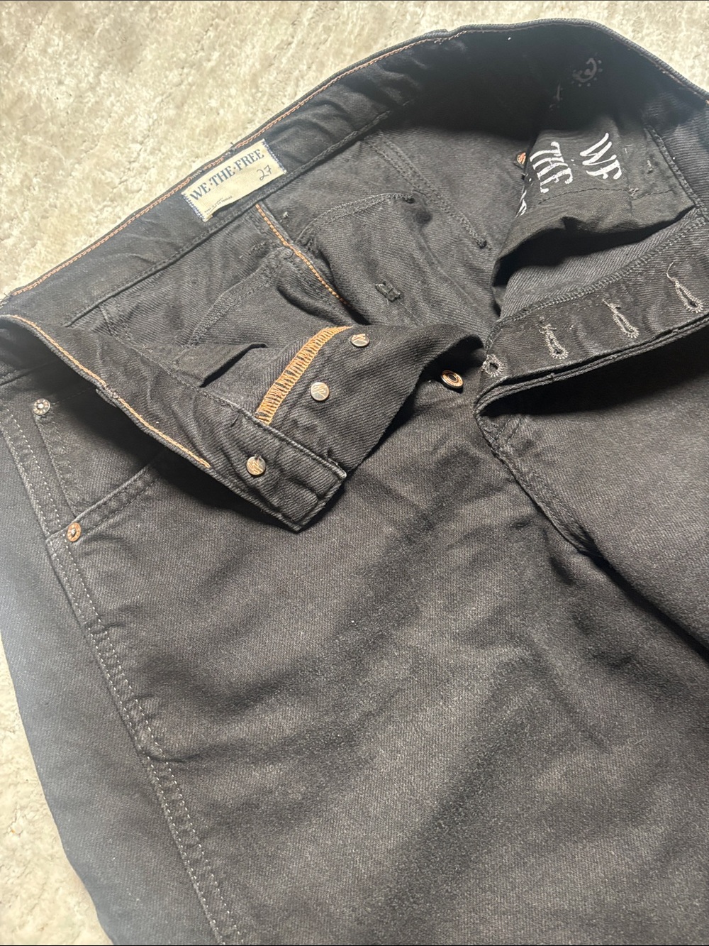 Women's barrel Leg Jeans in Black - Picture 4 of 4
